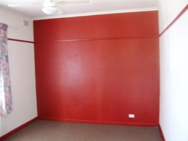 75 Chisholm Crescent, SEYMOUR VIC 3660, Seymour - Thumbnail 2