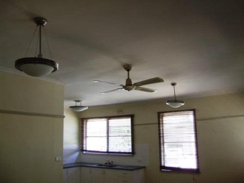 75 Chisholm Crescent, SEYMOUR VIC 3660, Seymour - Thumbnail 3