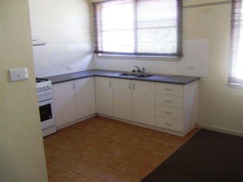 75 Chisholm Crescent, SEYMOUR VIC 3660, Seymour - Thumbnail 5