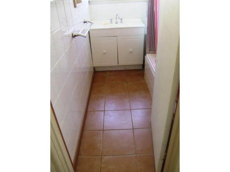 75 Chisholm Crescent, SEYMOUR VIC 3660, Seymour - Thumbnail 6