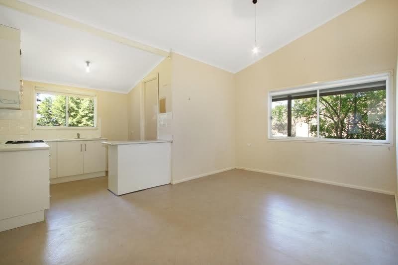 96 Kurrajong Crescent, West Albury - Thumbnail 2