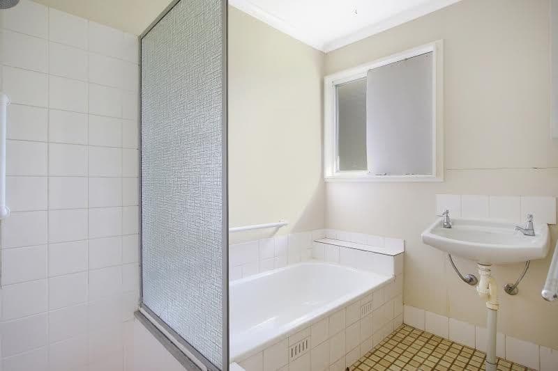 96 Kurrajong Crescent, West Albury - Thumbnail 3