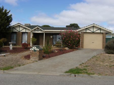 8 Leslie Court, MORPHETT VALE SA 5162, Morphett Vale - Image 1