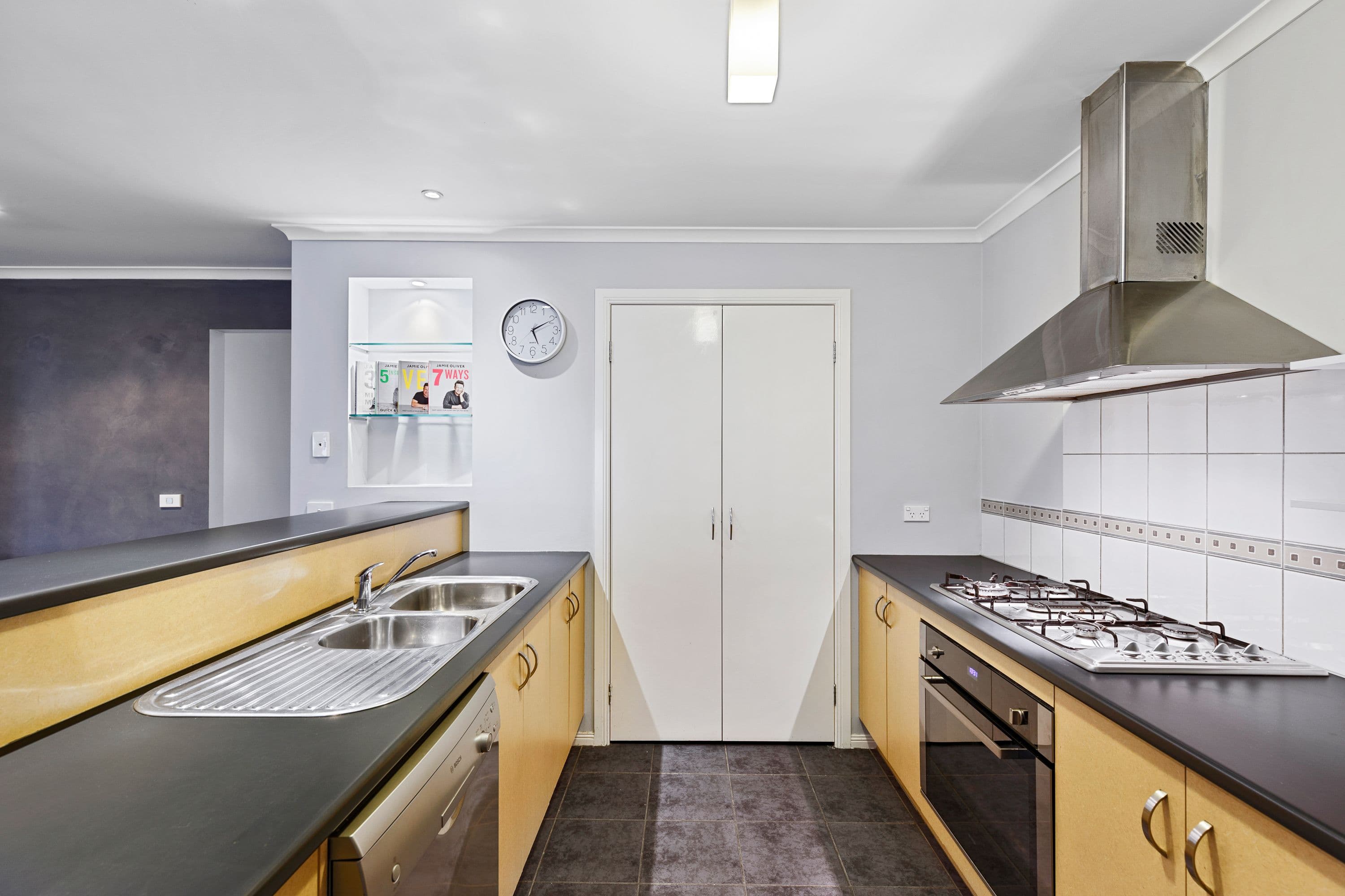 8 Alexander Avenue, Wallan VIC 3756, Wallan - Thumbnail 4