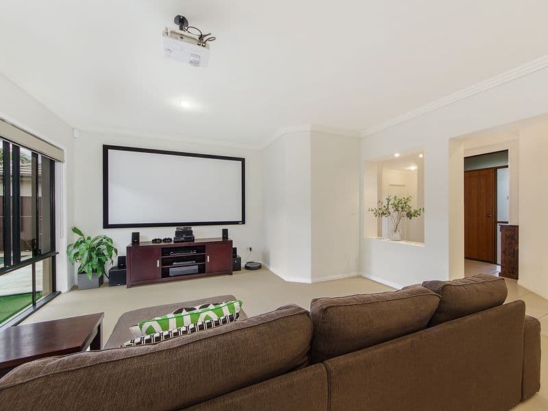 34 Essen Place, Oxenford QLD 4210, Oxenford - Thumbnail 3