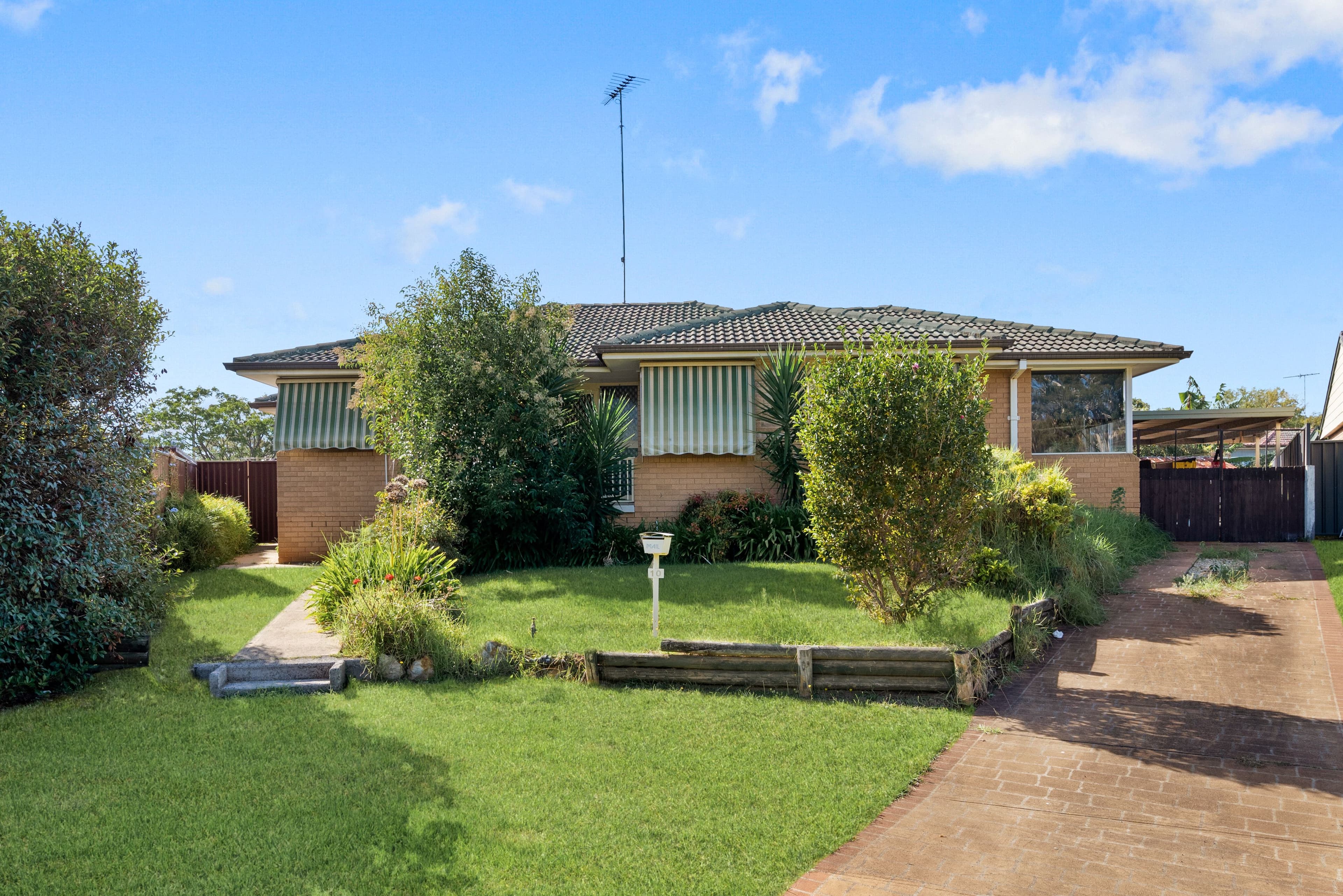 10 Ash Place, Bradbury NSW 2560, Bradbury - Image 1