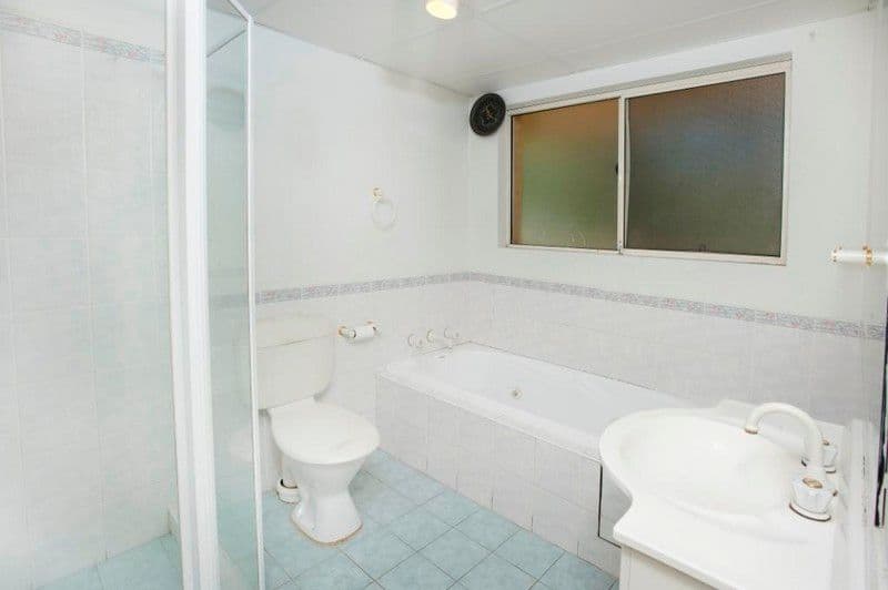 10 Ancona Street, Carrara, QLD, 4211, Carrara - Thumbnail 4