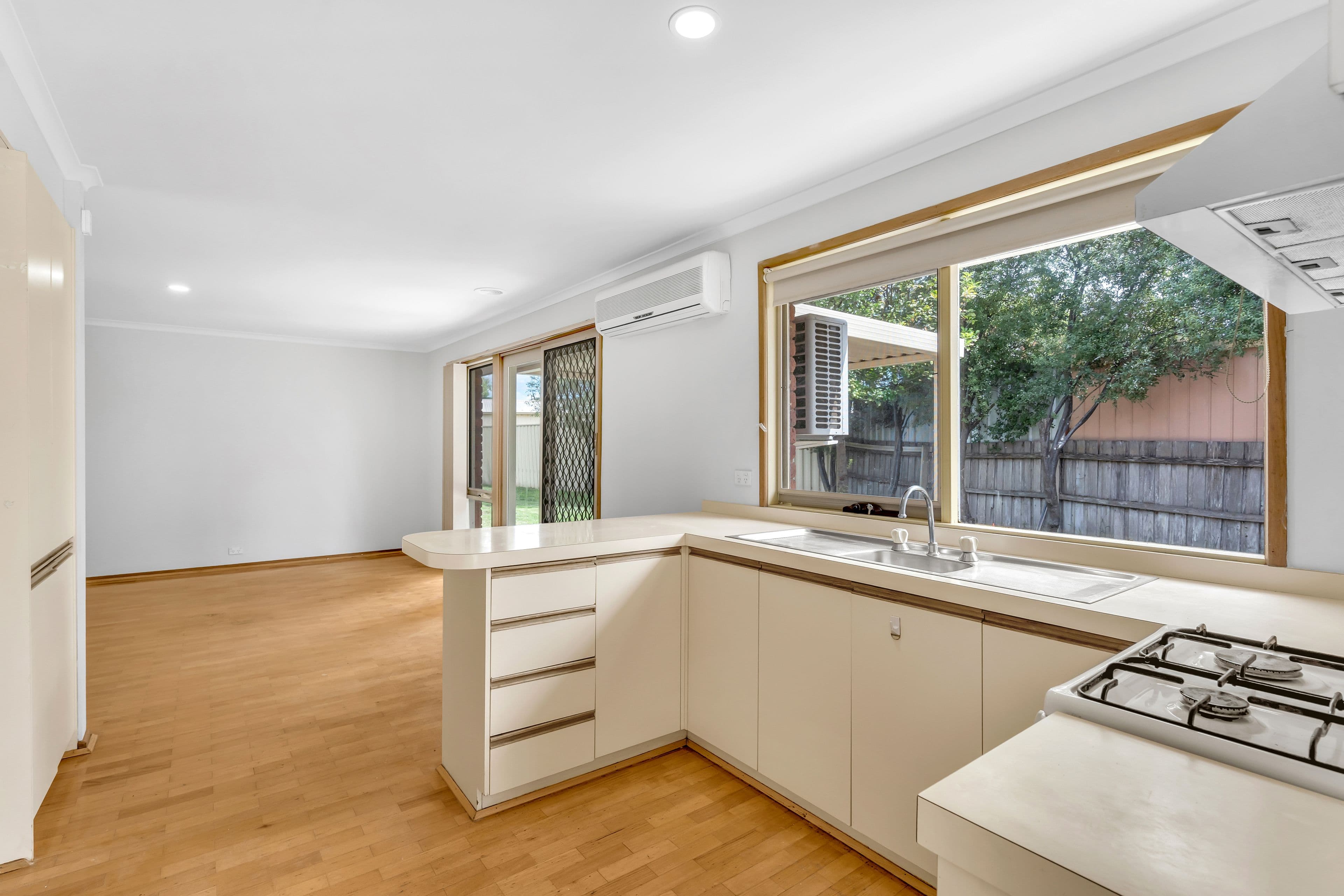 19 Banbury Crescent, Craigieburn VIC 3064, Craigieburn - Thumbnail 8