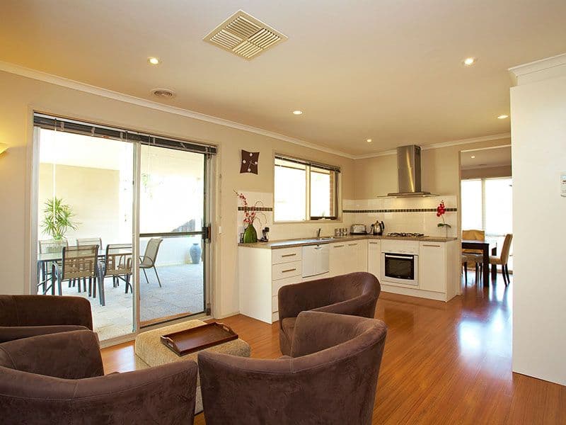 49 Rosina Drive, MELTON VIC 3337, Melton - Thumbnail 4