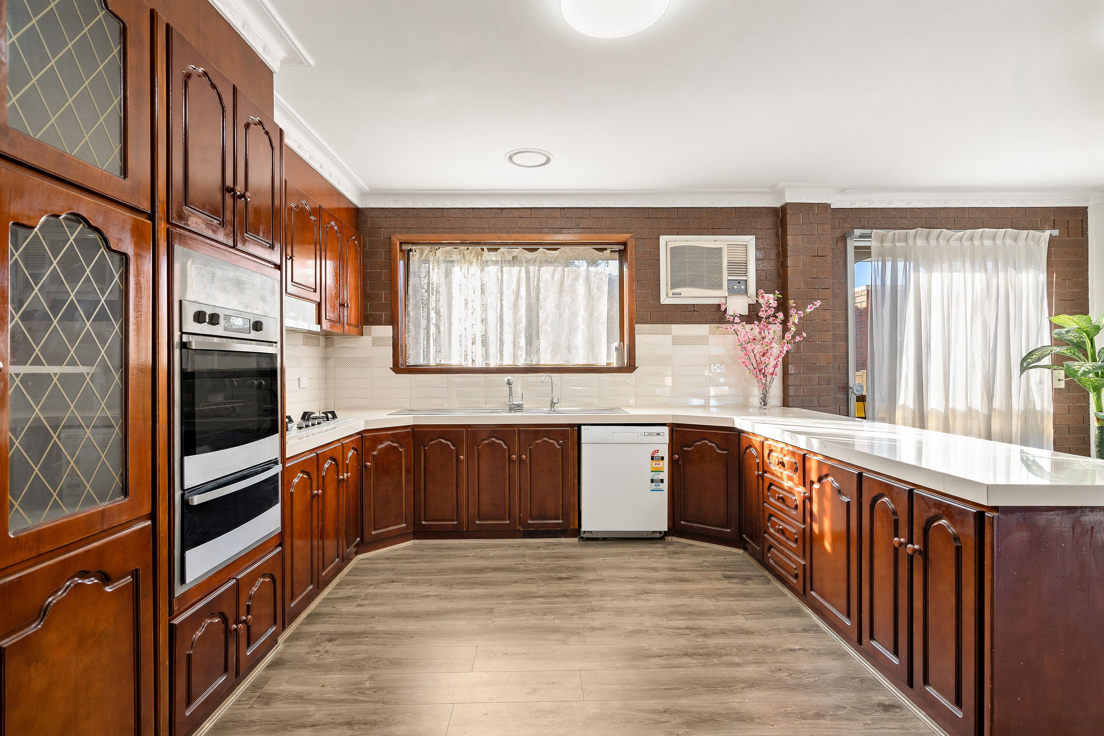 14 Yilleen Close, Thomastown VIC 3074, Thomastown - Thumbnail 2