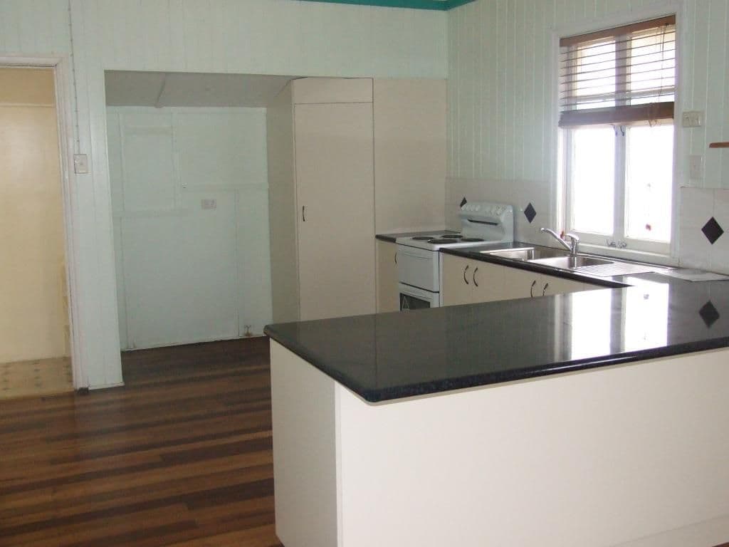 23 Park Road, CROWS NEST QLD 4355, Crows Nest - Thumbnail 2