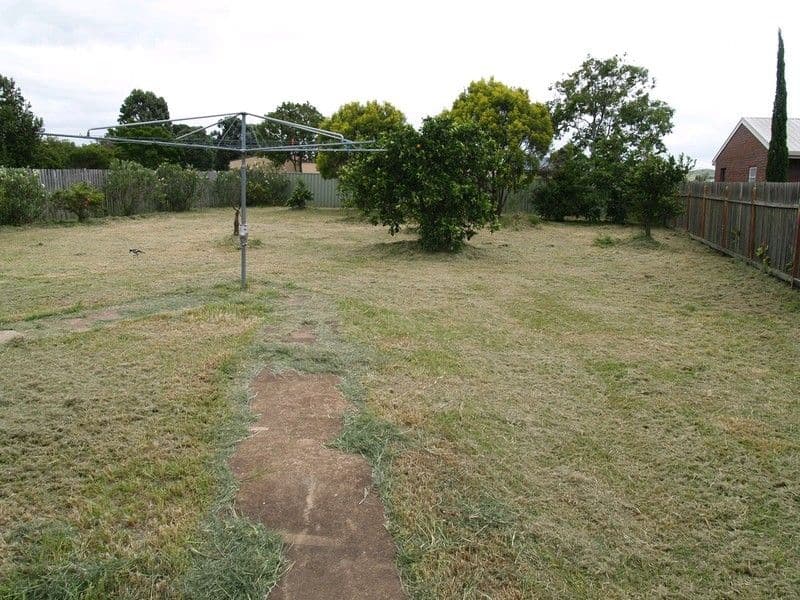1 schroder Street, LAIDLEY QLD 4341, Laidley - Thumbnail 2
