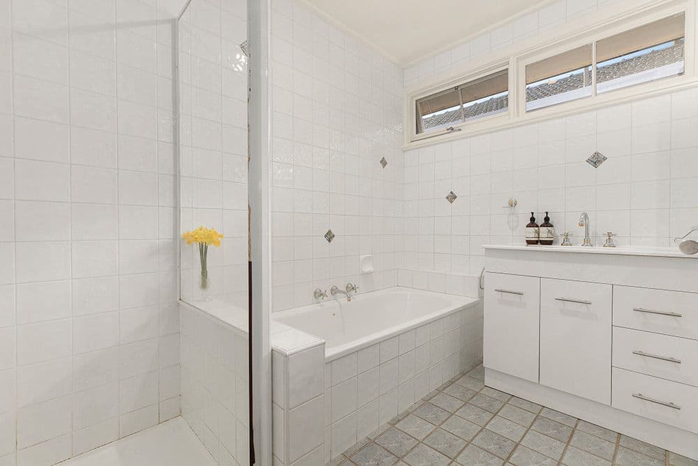 25 Tarella Drive, Mount Waverley VIC 3149, Mount Waverley - Thumbnail 8