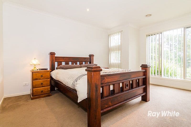 2 Greenview Court, Cranbourne North VIC 3977, Cranbourne North - Thumbnail 2
