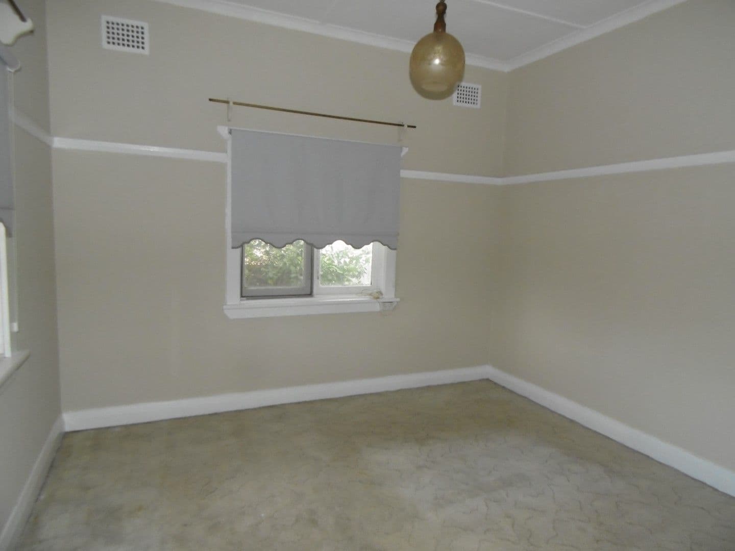 8 Ween Street, Peak Hill - Thumbnail 2