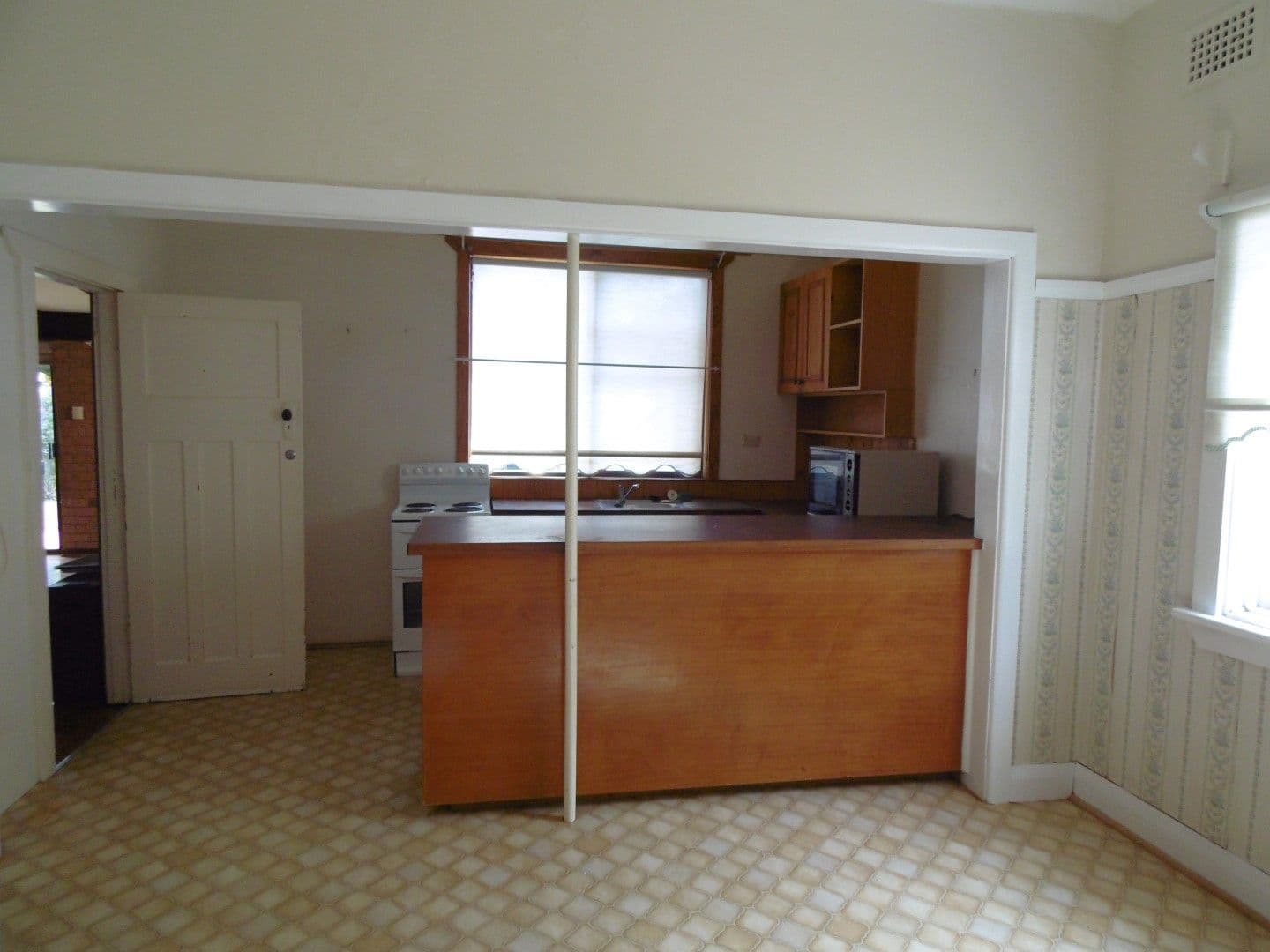 8 Ween Street, Peak Hill - Thumbnail 7
