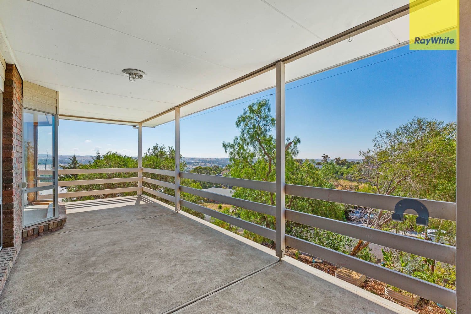 6 Riversdale Crescent, Darley VIC 3340, Darley - Thumbnail 2