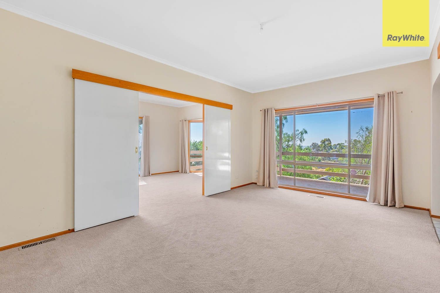 6 Riversdale Crescent, Darley VIC 3340, Darley - Thumbnail 3