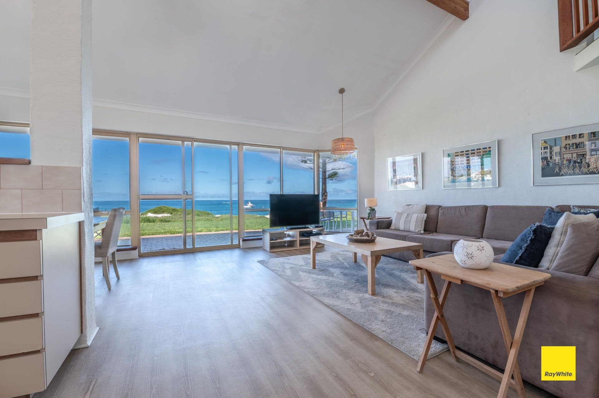 39 De Burgh Street, Ledge Point WA 6043, Ledge Point - Thumbnail 2