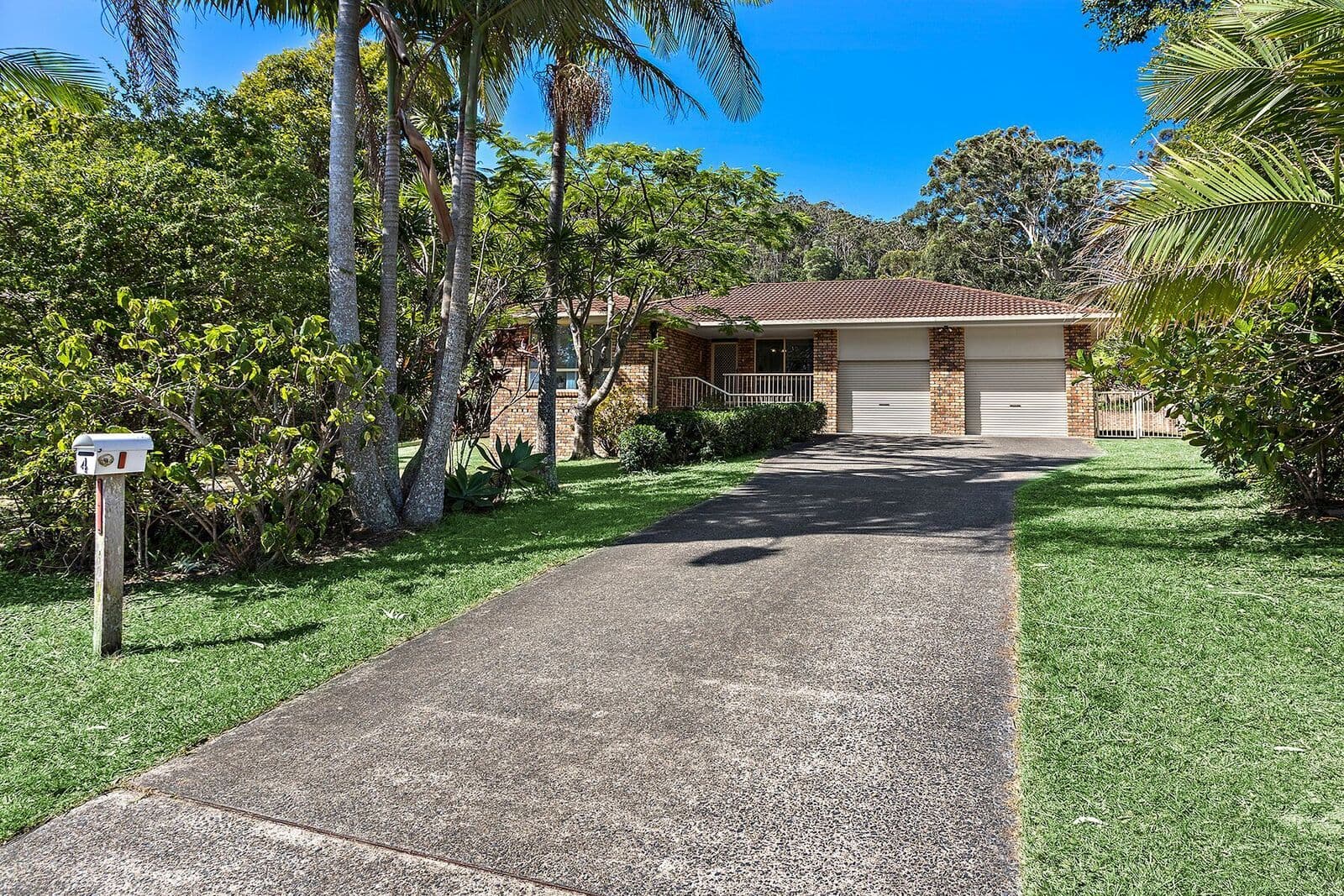 4 Azure Avenue, Emerald Beach - Image 1