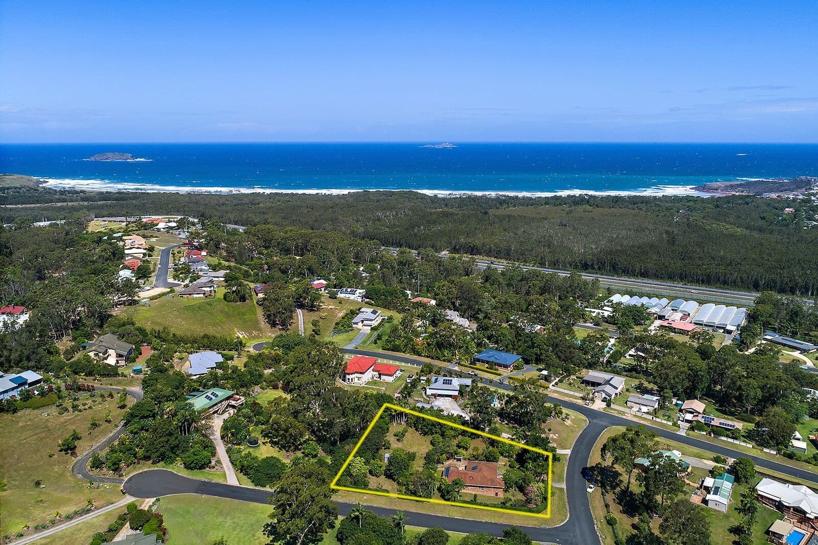 4 Azure Avenue, Emerald Beach - Thumbnail 2