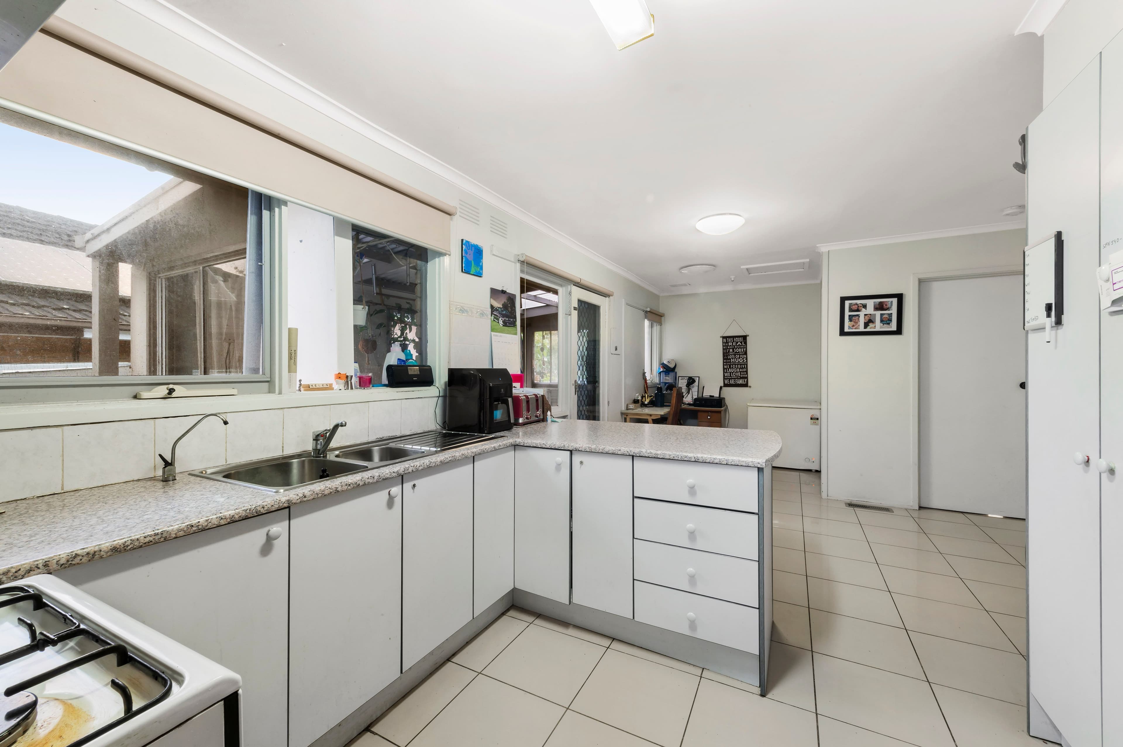 6 Roma Street, Scoresby VIC 3179, Scoresby - Thumbnail 3