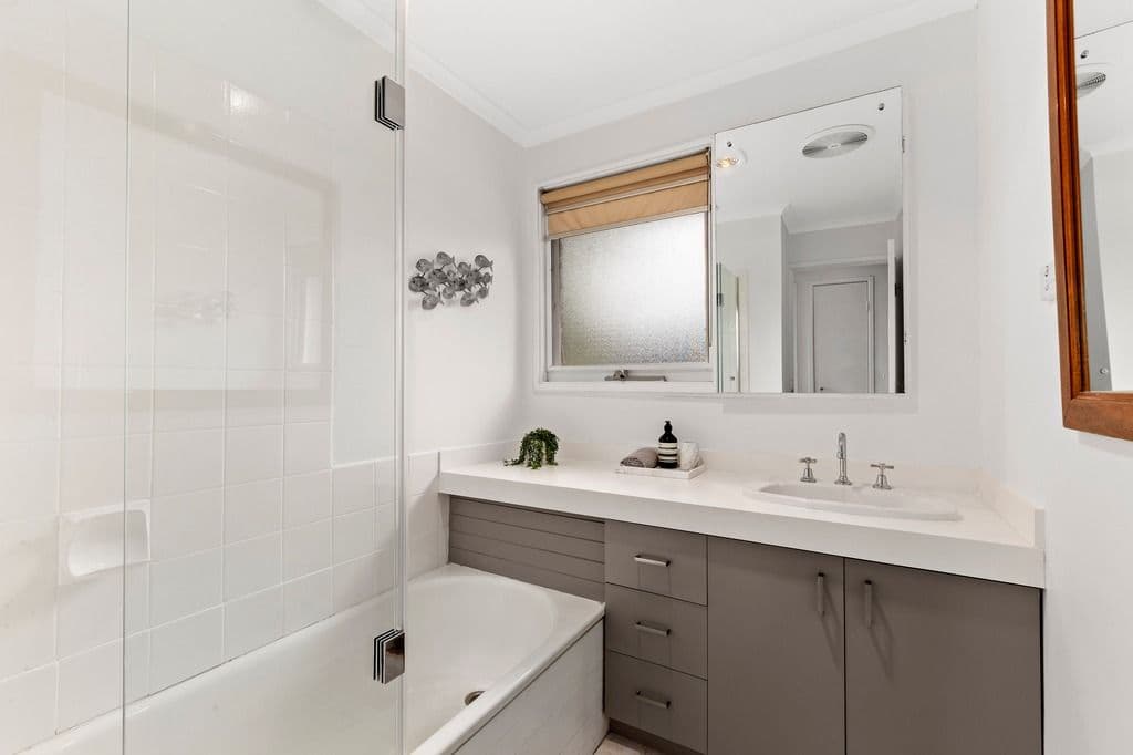 4A Landy Close, Mill Park VIC 3082, Mill Park - Thumbnail 4