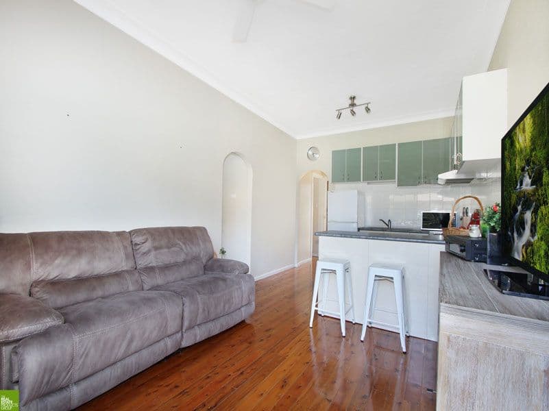 33 Francis Street, Corrimal NSW 2518, Corrimal - Thumbnail 2