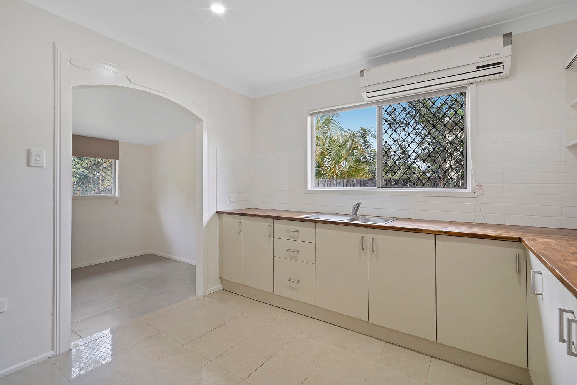 142 Jacaranda Avenue, Logan Central QLD 4114, Logan Central - Thumbnail 4