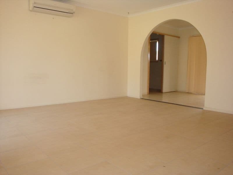 33 Brentwood Drive, DAISY HILL QLD 4127, Daisy Hill - Thumbnail 2