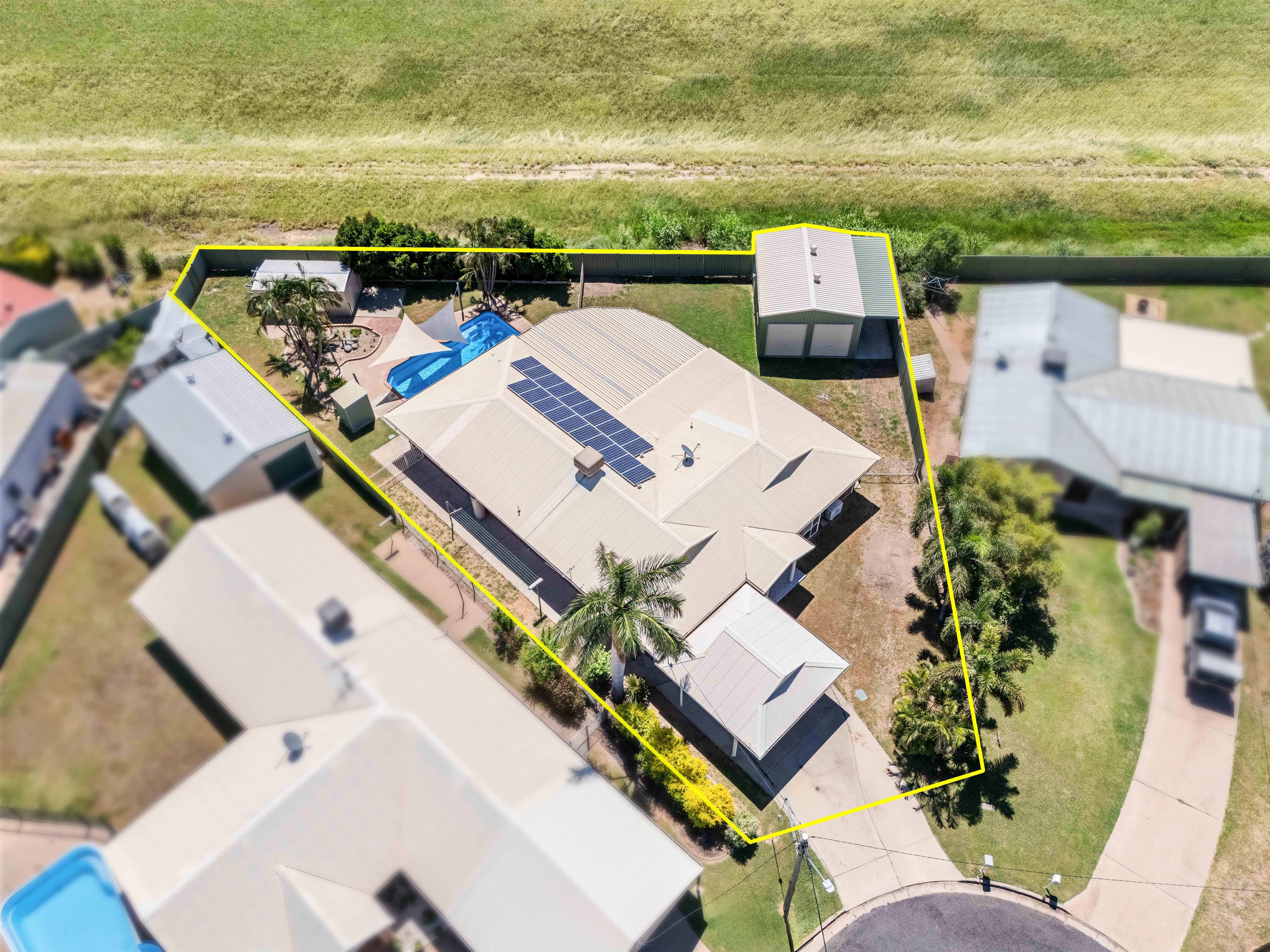 6 Smith Place, Emerald QLD 4720, Emerald - Thumbnail 2