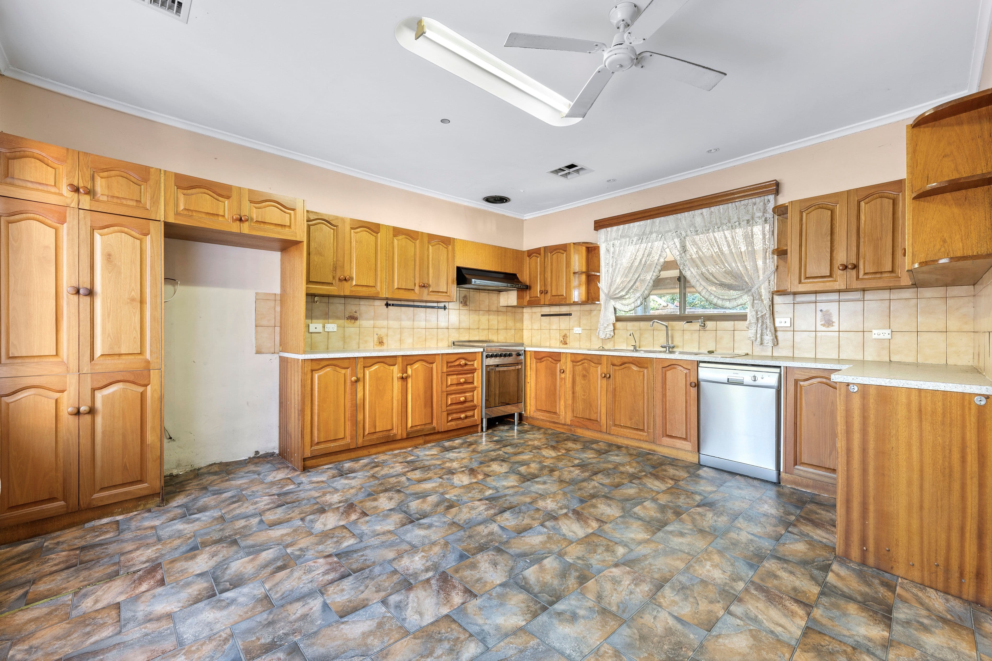 311 Gorge Road, Athelstone SA 5076, Athelstone - Thumbnail 3