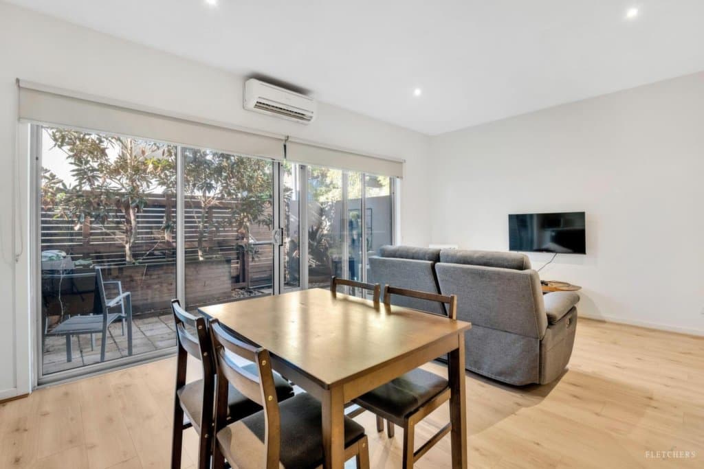 8 Grasstree Way, Bundoora - Thumbnail 4