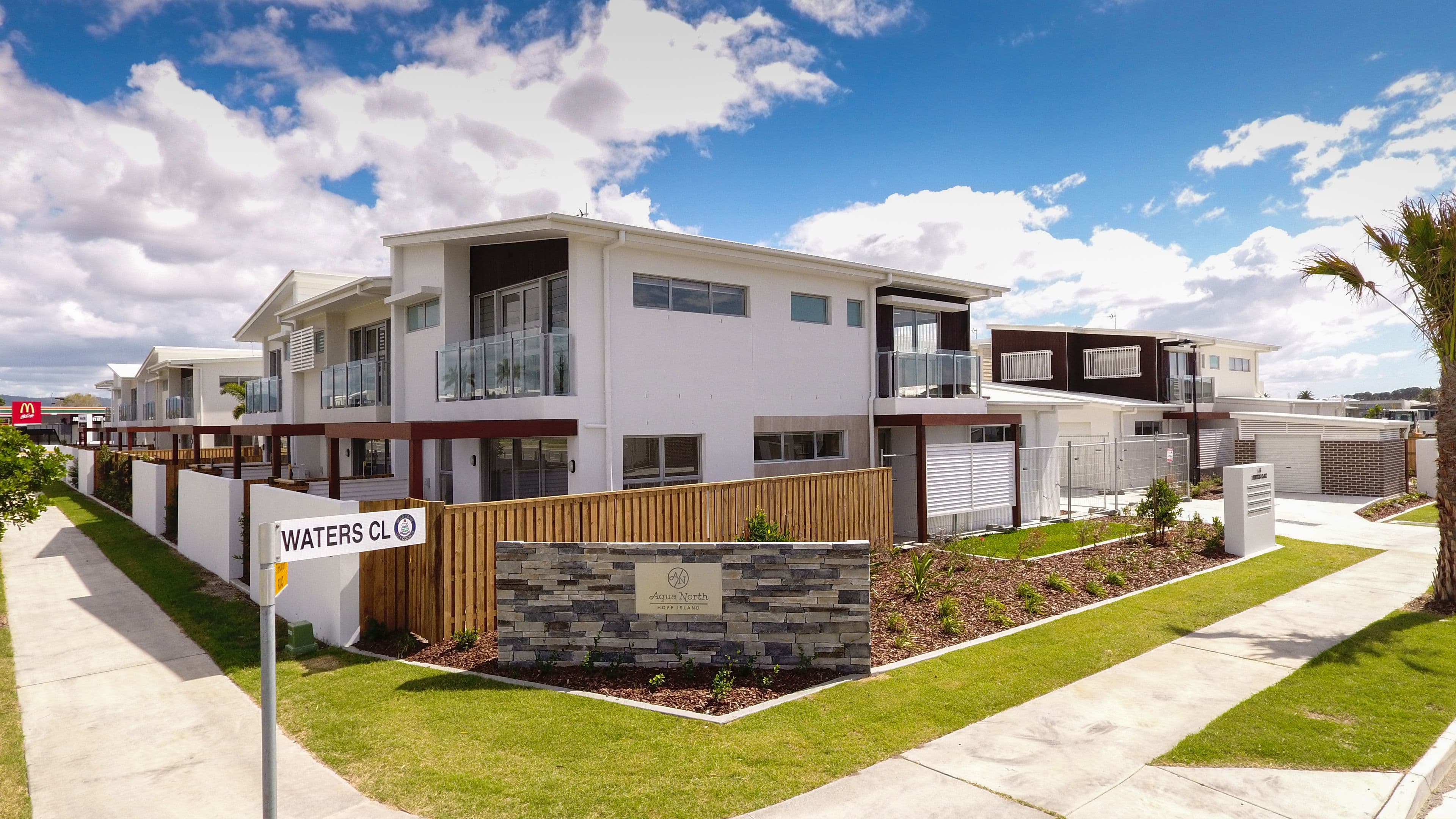 1 Waters Close, Hope Island QLD 4212, Hope Island - Thumbnail 4