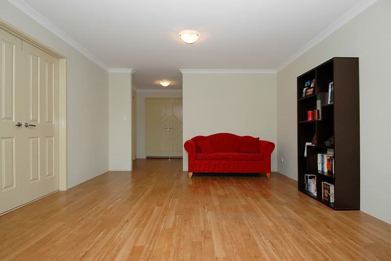 10 Yaroomba Place, CLARKSON WA 6030, Clarkson - Thumbnail 2