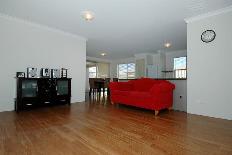 10 Yaroomba Place, CLARKSON WA 6030, Clarkson - Thumbnail 3
