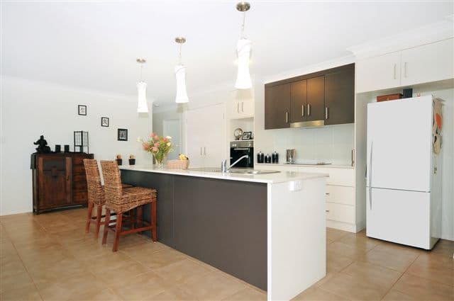 7 Campbell Drive, HIGHFIELDS QLD 4352, Highfields - Thumbnail 2