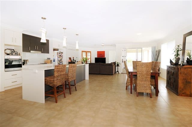 7 Campbell Drive, HIGHFIELDS QLD 4352, Highfields - Thumbnail 4