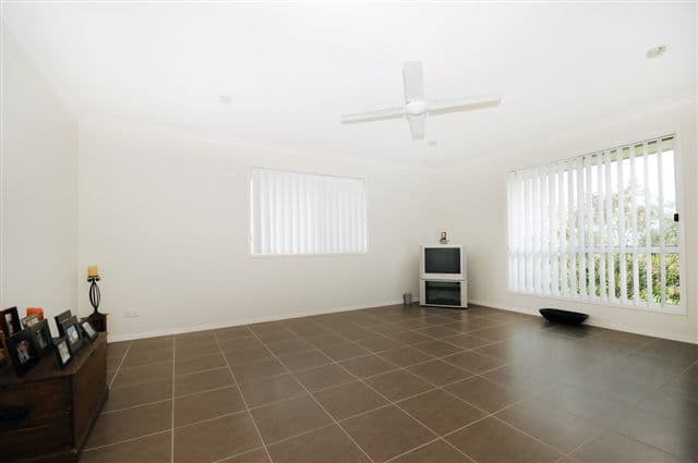 7 Campbell Drive, HIGHFIELDS QLD 4352, Highfields - Thumbnail 6