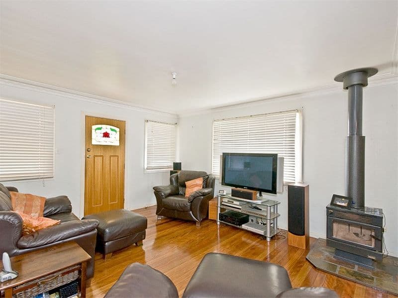 7 Caronga Street, WAVELL HEIGHTS QLD 4012, Wavell Heights - Thumbnail 5