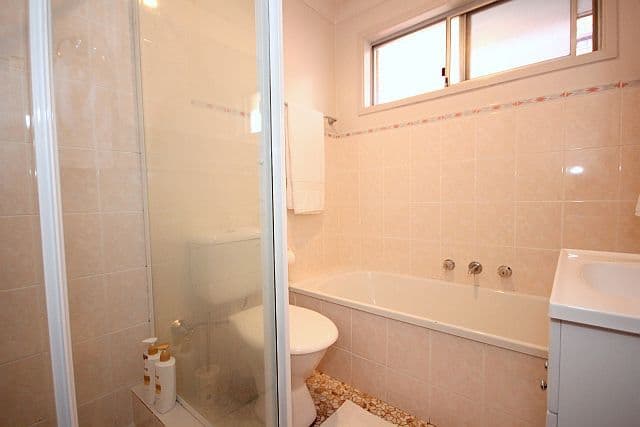 99 Oak Drive, GEORGES HALL NSW 2198, Georges Hall - Thumbnail 7