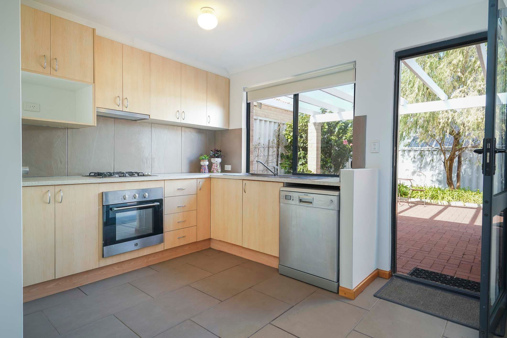 18-20 The Crescent, Redcliffe WA 6104, Redcliffe - Thumbnail 4