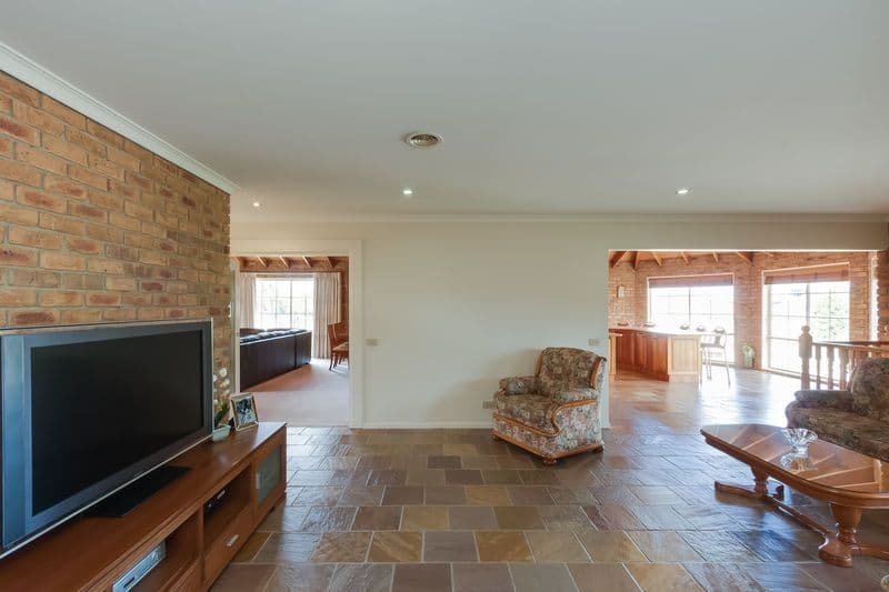 325 Gordons Road, SOUTH MORANG VIC 3752, South Morang - Thumbnail 7
