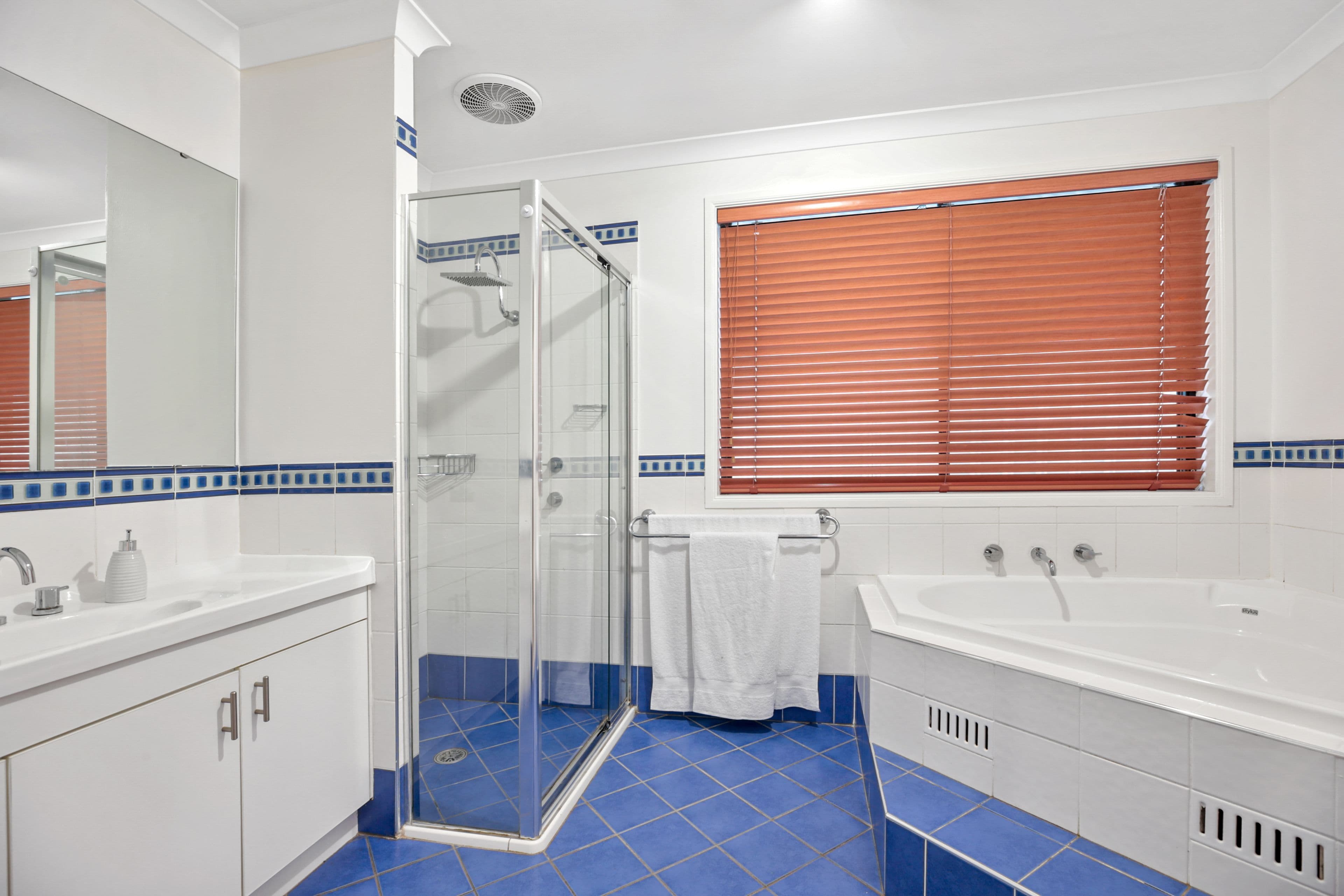 2 Holland Court, Glenmore Park NSW 2745, Glenmore Park - Thumbnail 7