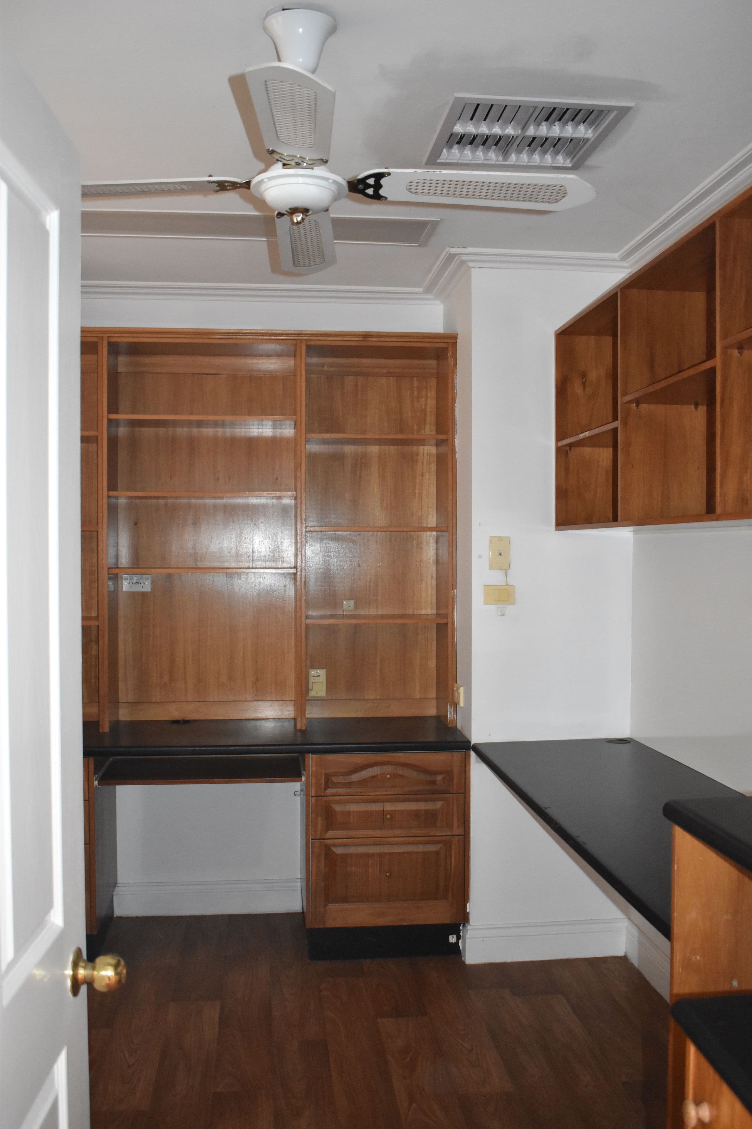 63 Loch Street, Emerald QLD 4720, Emerald - Thumbnail 6