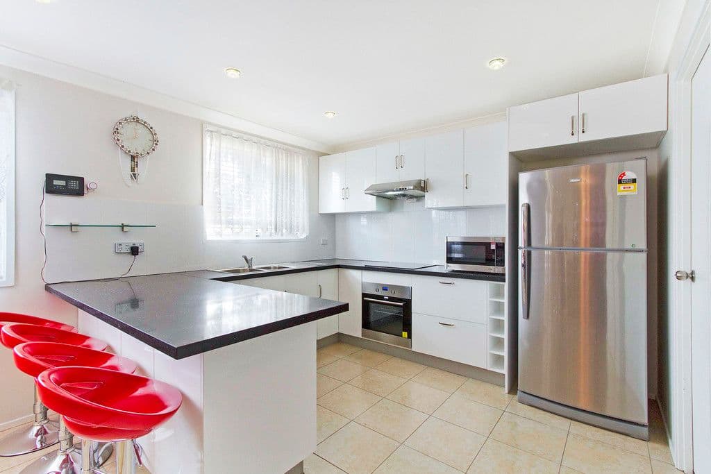 54 Mcquade Avenue, South Windsor - Thumbnail 2