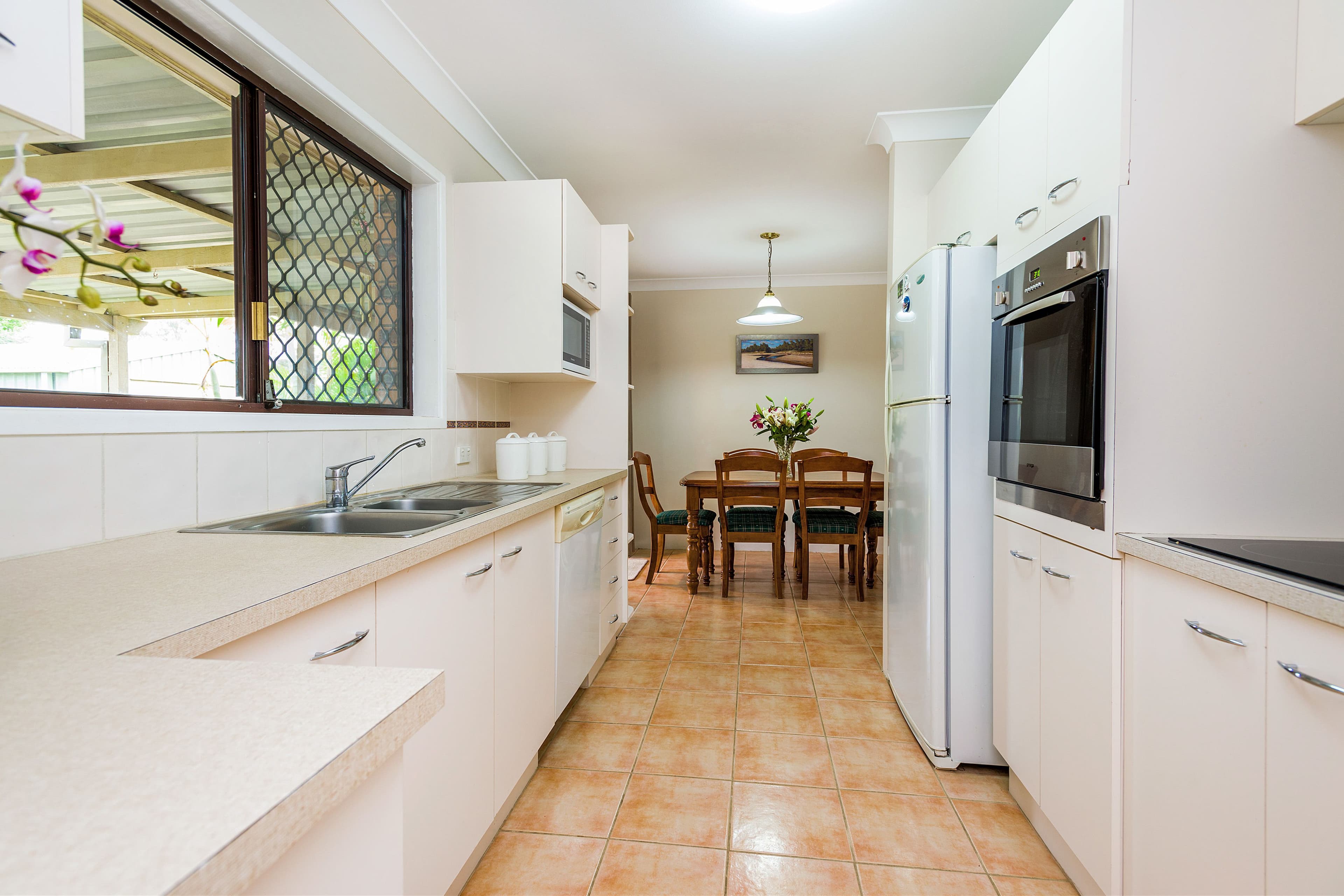 14 Pavuvu Street, Mansfield QLD 4122, Mansfield - Thumbnail 3