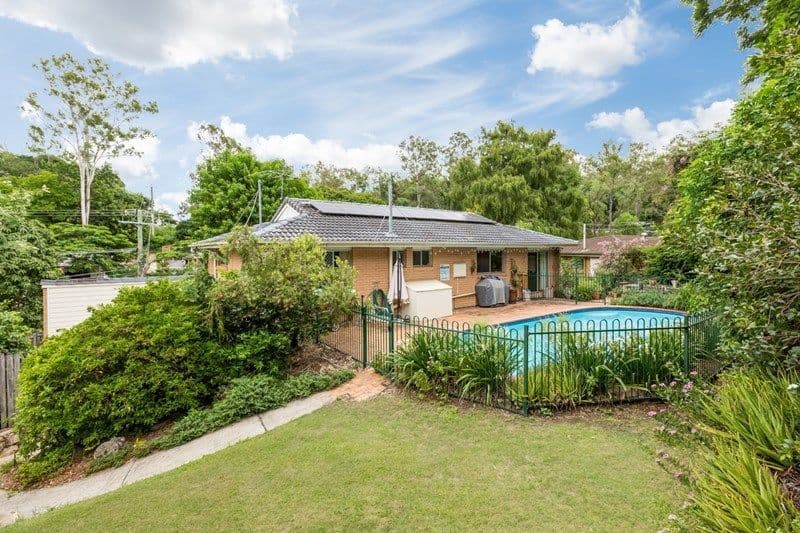 18 Fallbrook Street, Kenmore QLD 4069, Kenmore - Thumbnail 3