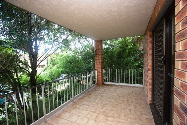 16 Madang Crescent, RUNAWAY BAY QLD 4216, Runaway Bay - Thumbnail 2