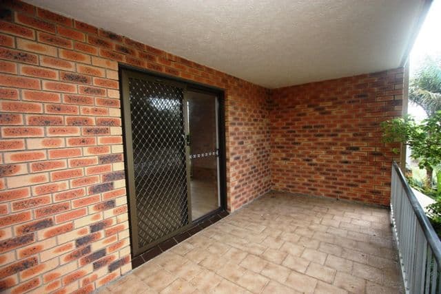 16 Madang Crescent, RUNAWAY BAY QLD 4216, Runaway Bay - Thumbnail 3